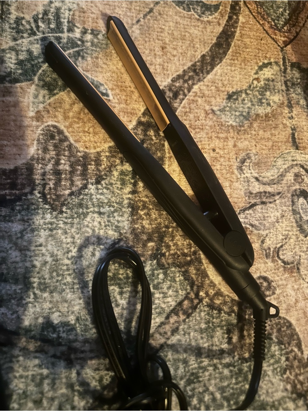 Kiss Black & Yellow Ceramic Tourmaline Hair Straightener - Picture 5 of 10
